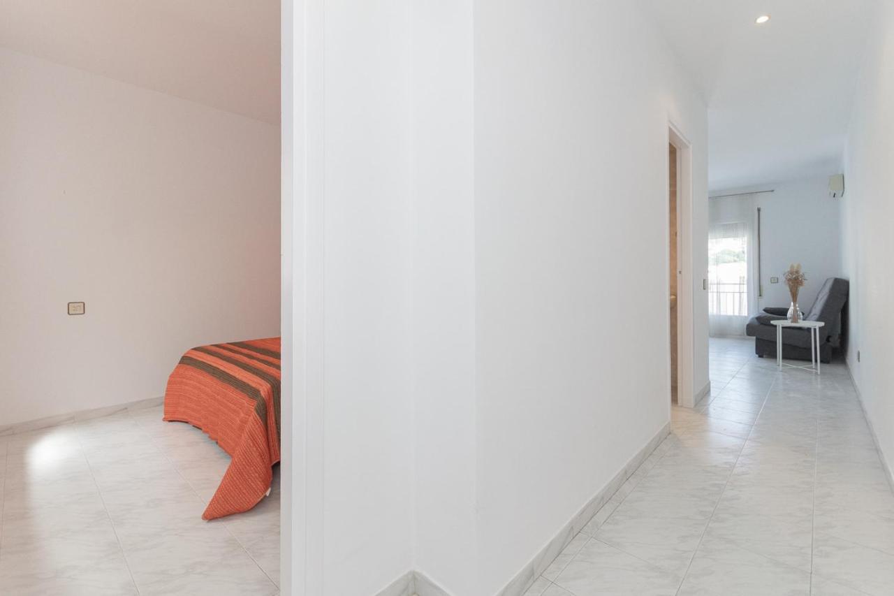 شقة Apartamento En روساس المظهر الخارجي الصورة